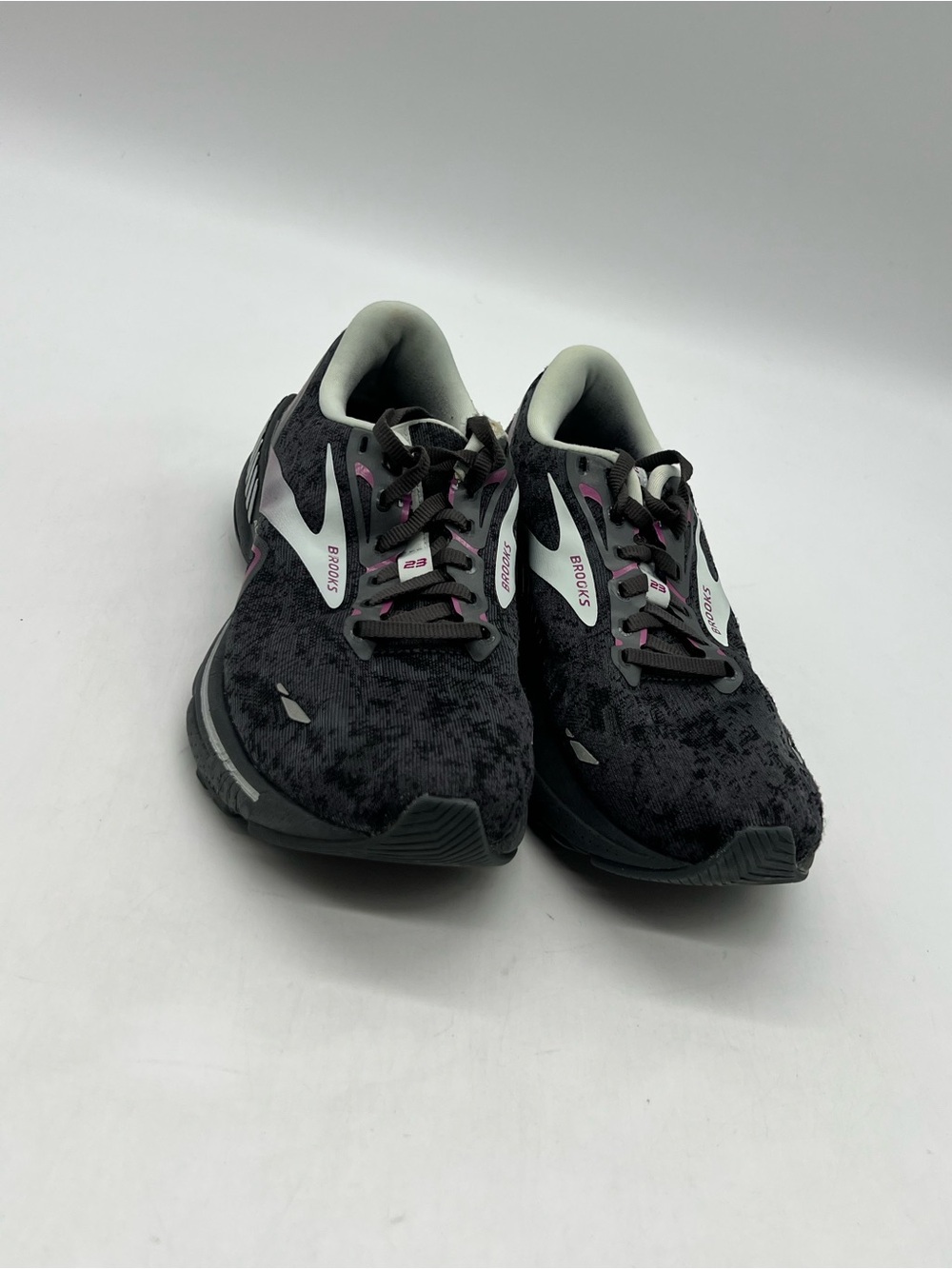 Brooks Adrenaline GTS 23 Womens Size 8 Running Shoes Sneakers 1203811D072